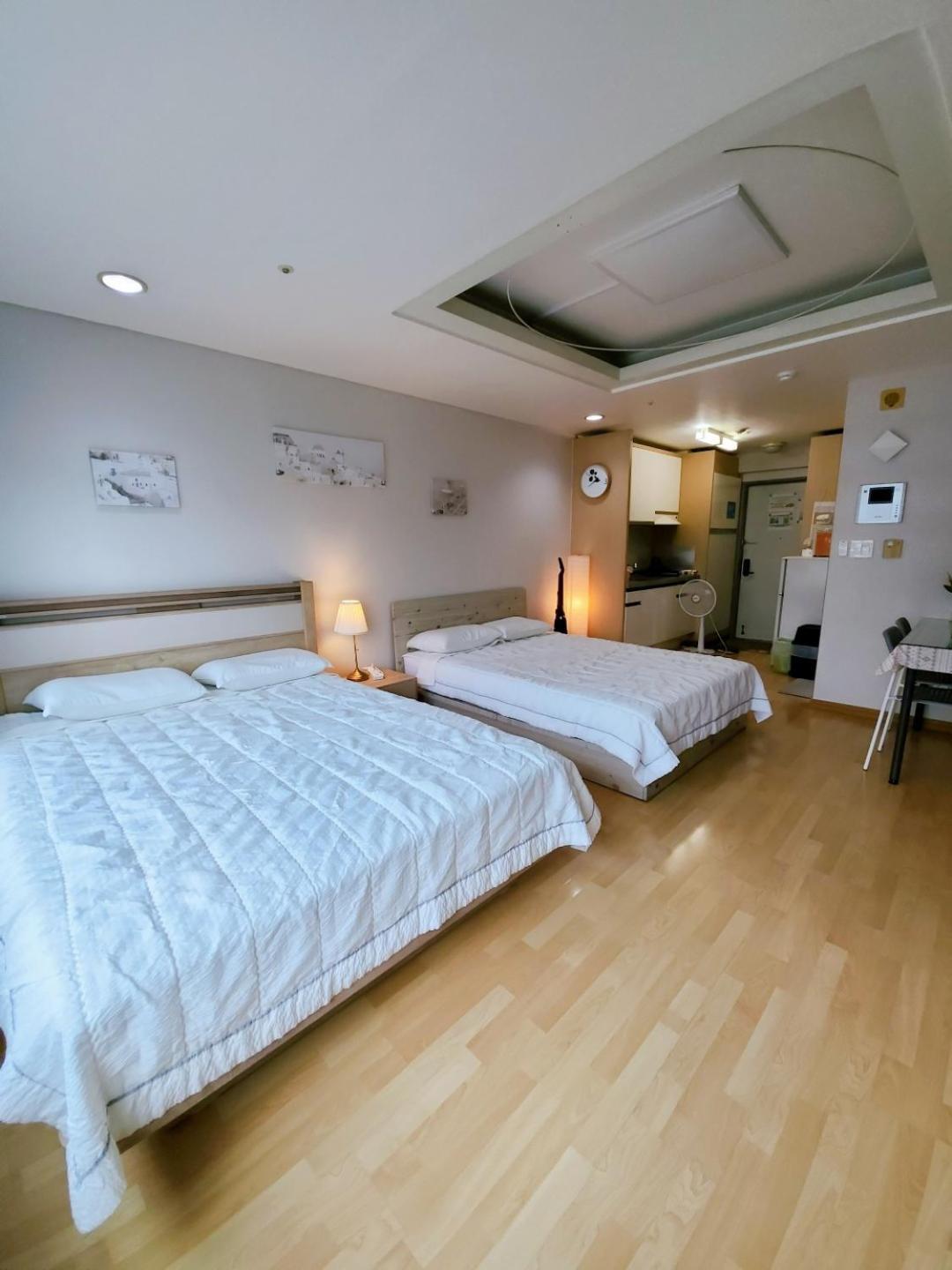 Hongdae Residence-2 1Min From Hongik Uni Station Exit #1 Szöul Kültér fotó
